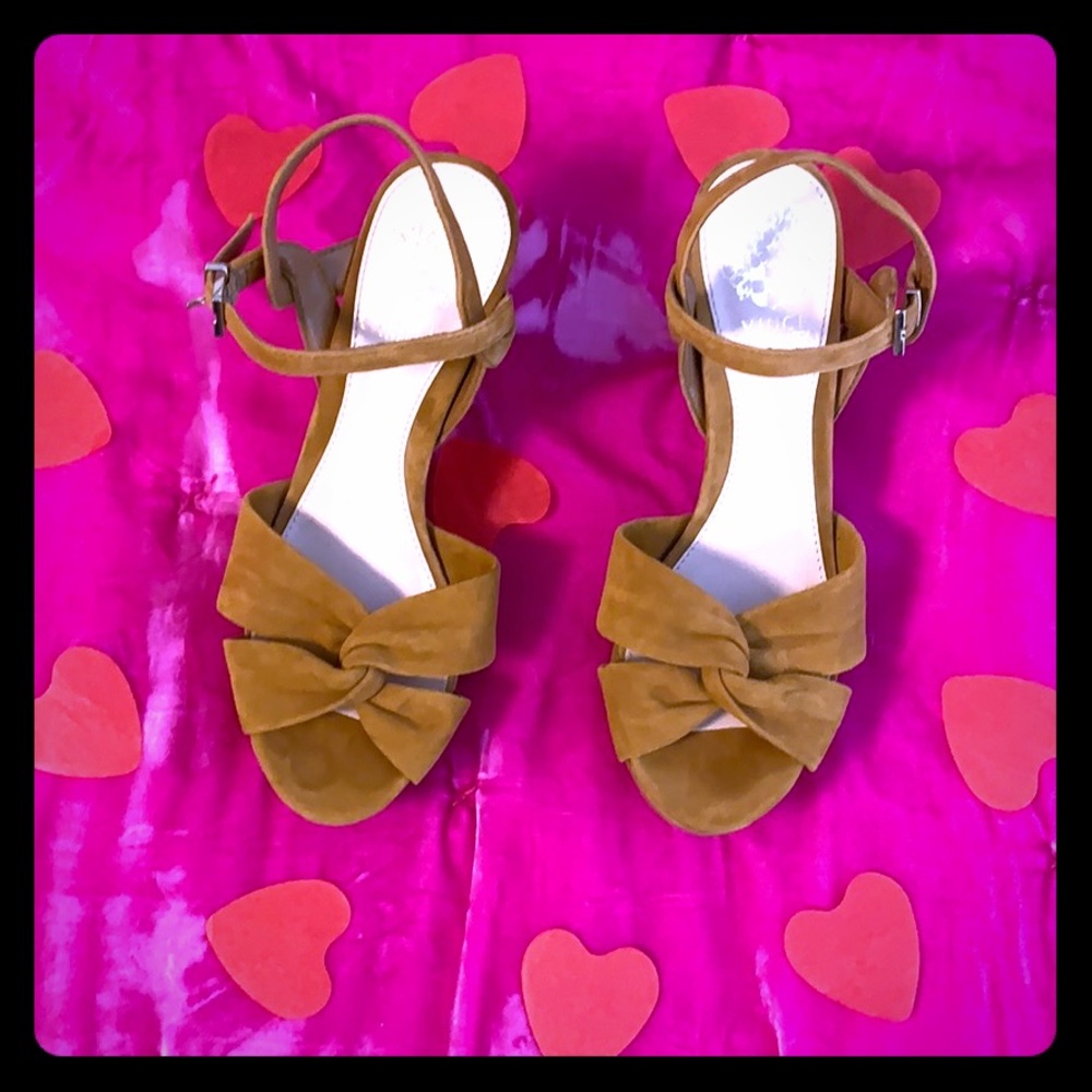 Strappy Vince Camito heels 🦋